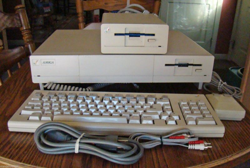 A1000wA1010nKeyboardOnTable.JPG