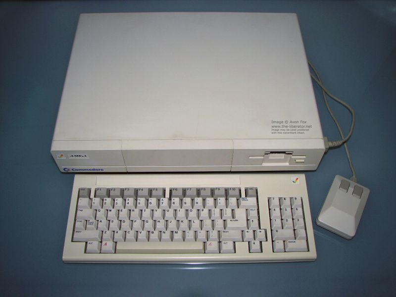 Commodore-Amiga-1000-or-A1000-002.JPG