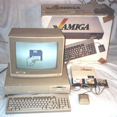 amiga1000wBoxOnWhite.jpg