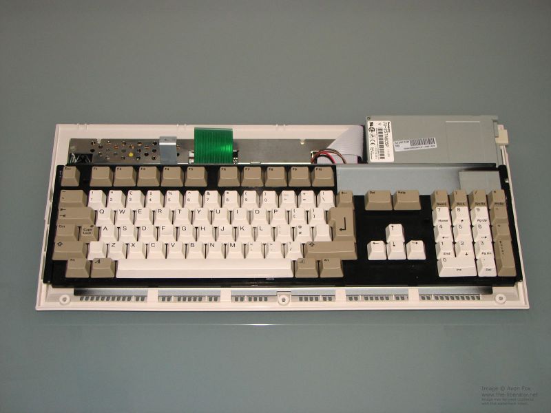 Commodore-Amiga-A-1200-HD-007.JPG