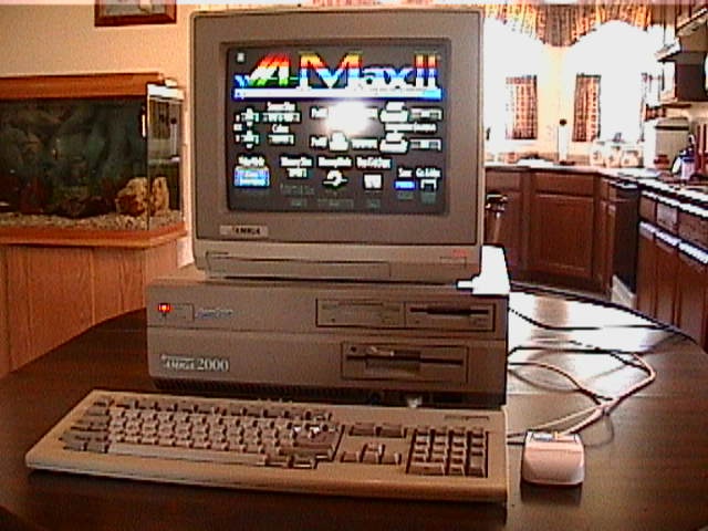 amiga2000onTable.jpg