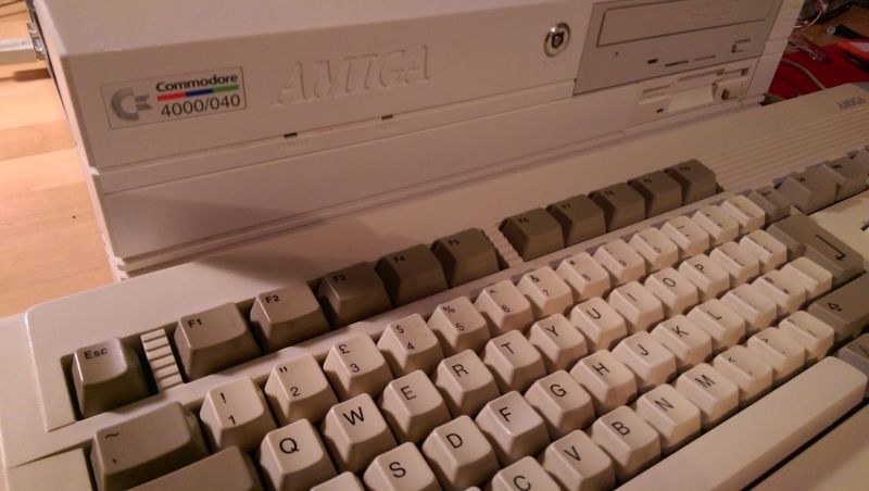 a4000-040CloseWKeyboard.jpg