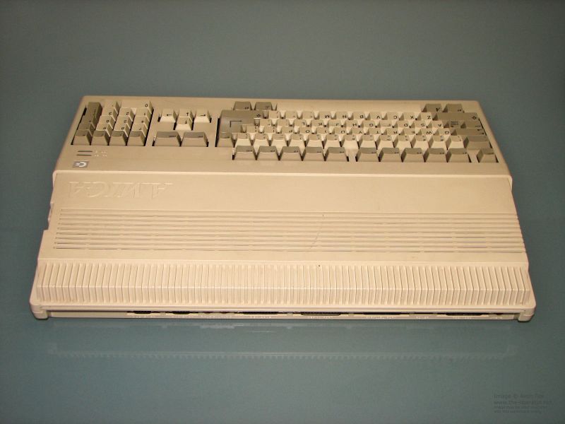 Commodore-Amiga-A-500-003.JPG
