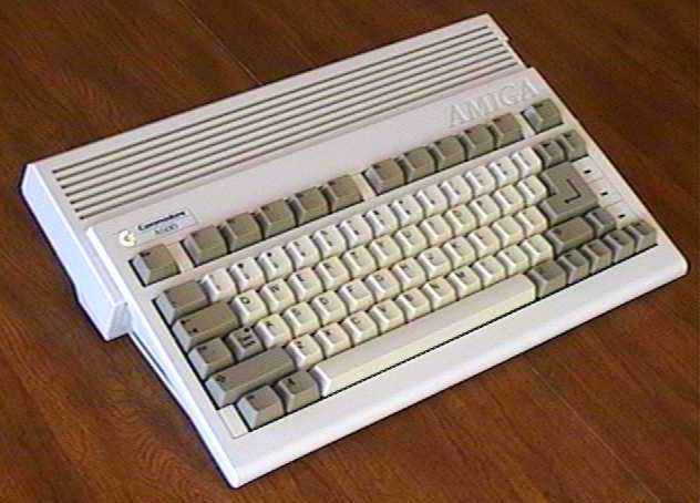 amiga600onRed.jpg