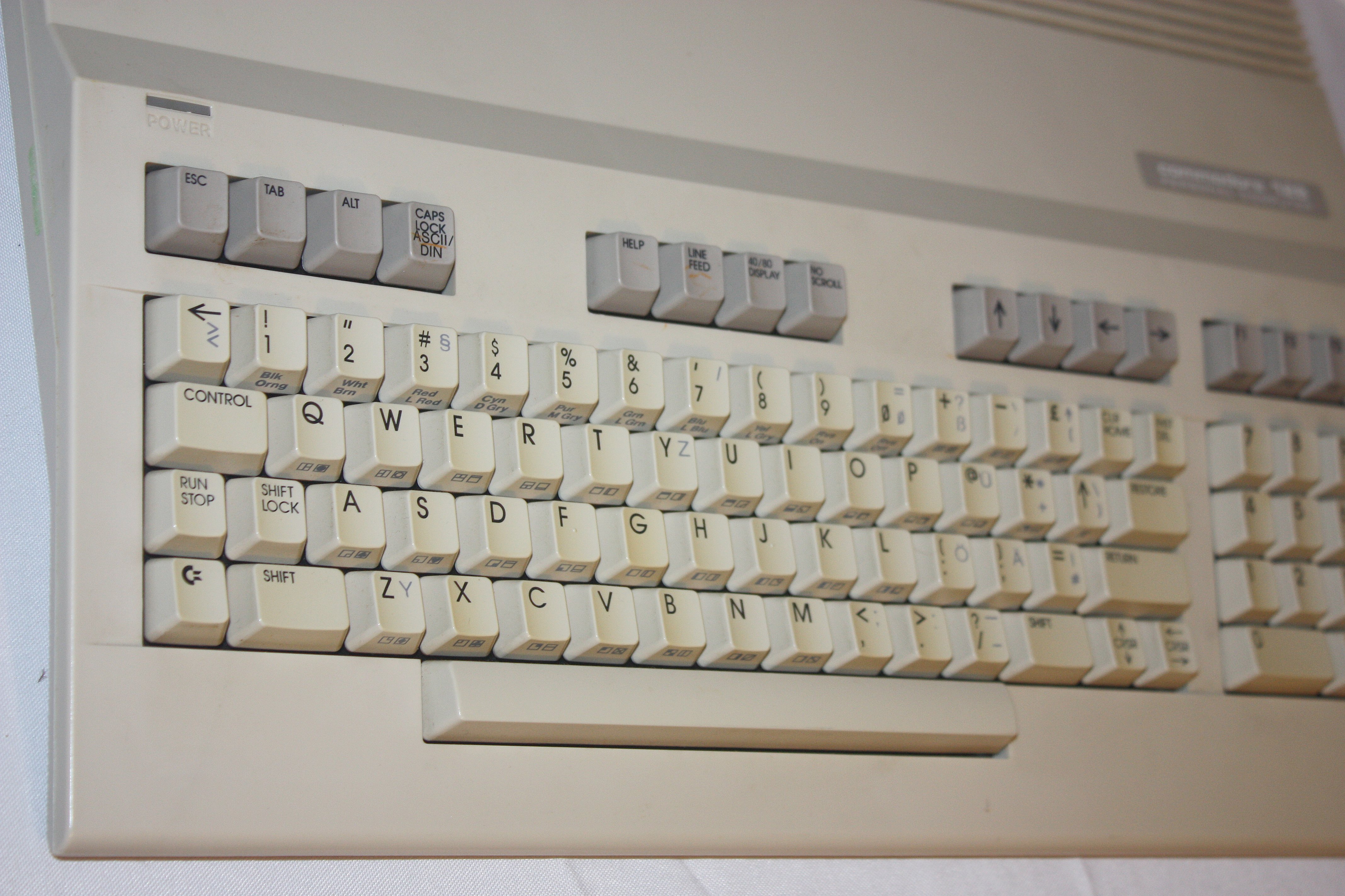 c128mineLHSKeyboard-HB019620.jpg