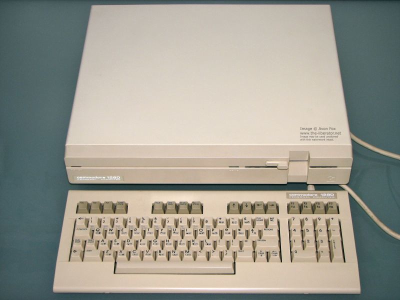 Commodore-128D-001.JPG