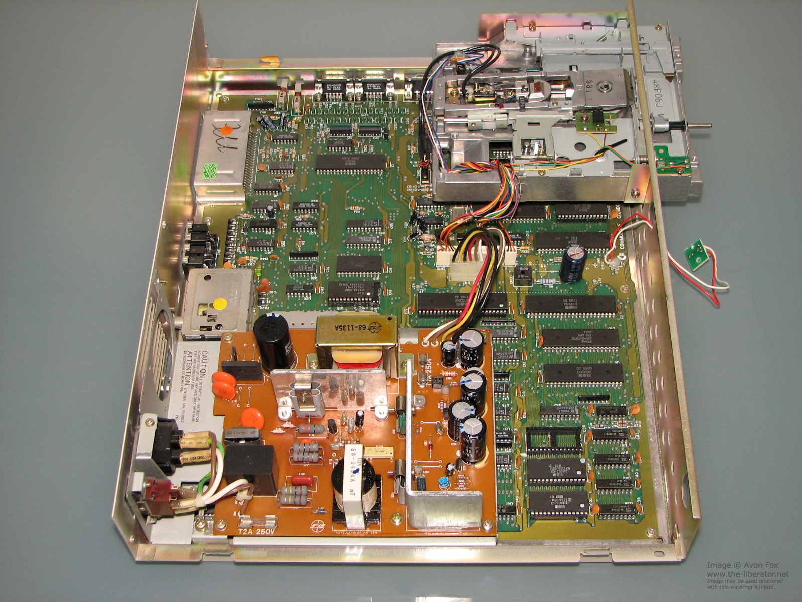 Commodore-128D-007-Motherboard.JPG