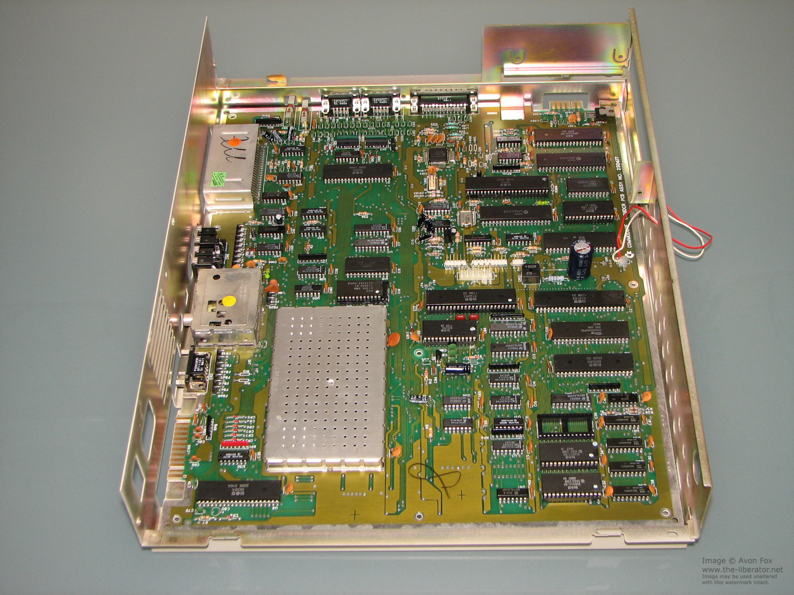 Commodore-128D-009-Motherboard.JPG
