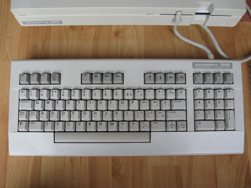 c128dKeyboard.jpg