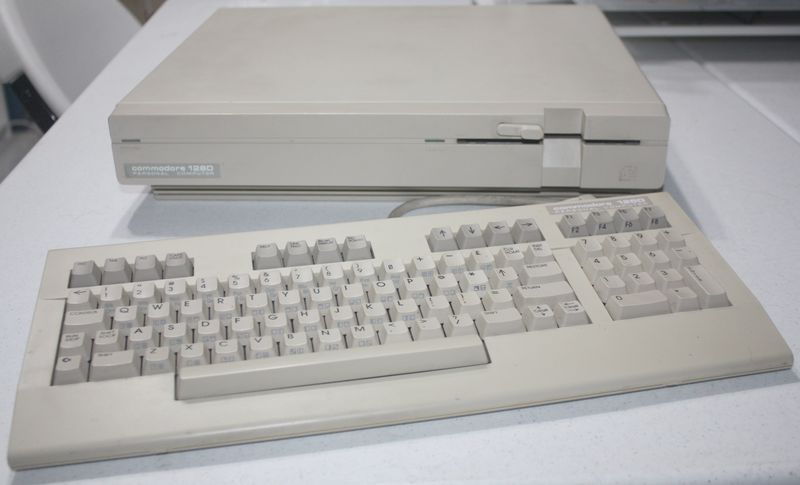 c128dMineKeyboardAngle1.jpg