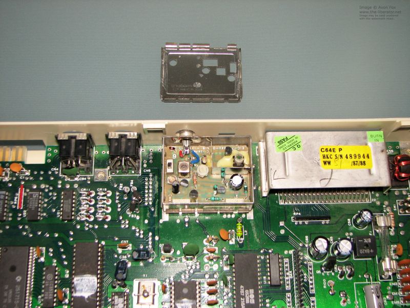 Commodore-64-White-Hong-Kong-REV-4-ver-1-009-Motherboard.JPG