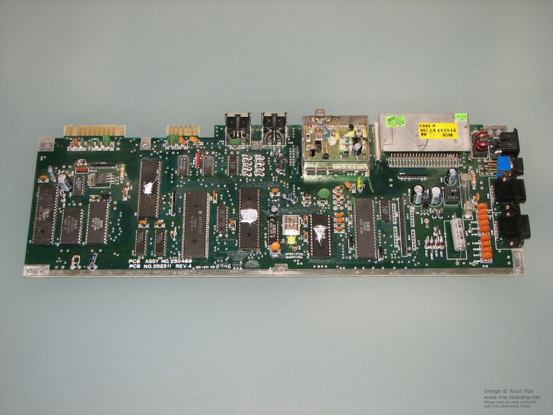 Commodore-64-White-Hong-Kong-REV-4-ver-1-013-Motherboard.JPG