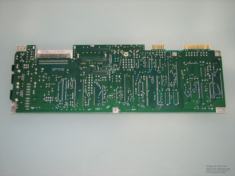 Commodore-64-White-Hong-Kong-REV-4-ver-1-015-Motherboard.JPG