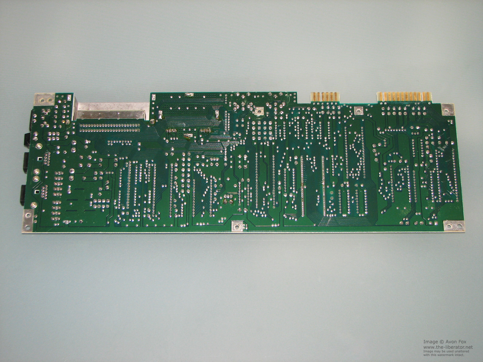 Commodore-64-White-Hong-Kong-REV-4-ver-1-015-Motherboard.JPG