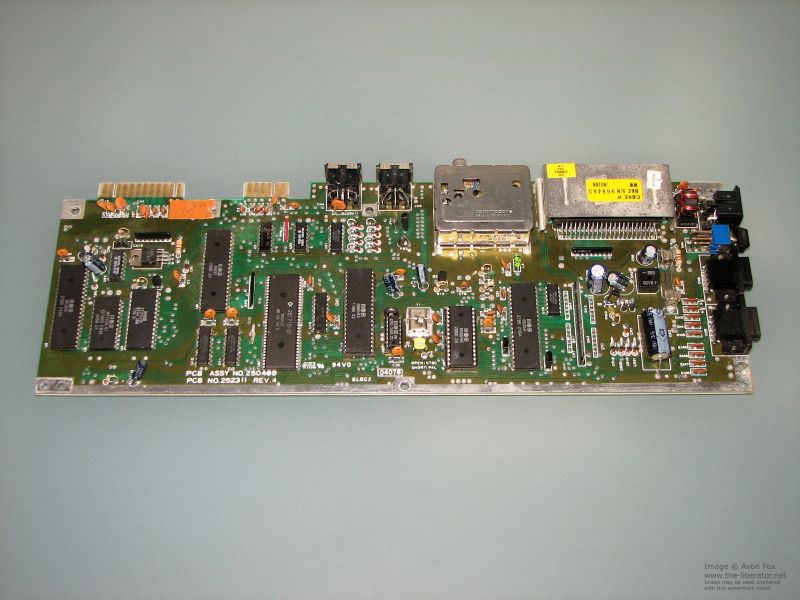 Commodore-64-White-Hong-Kong-REV-4-ver-2-010-Motherboard.JPG