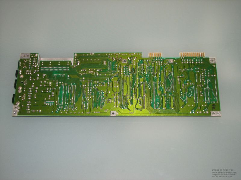 Commodore-64-White-Hong-Kong-REV-4-ver-2-012-Motherboard.JPG