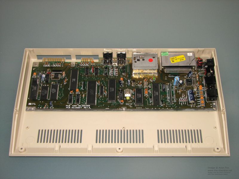 Commodore-64-White-Hong-Kong-REV-A-008-Motherboard.JPG