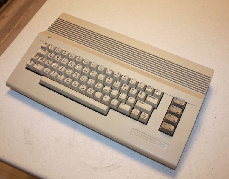 c64cMineEmbossedRHS-3-HB5085590E.jpg