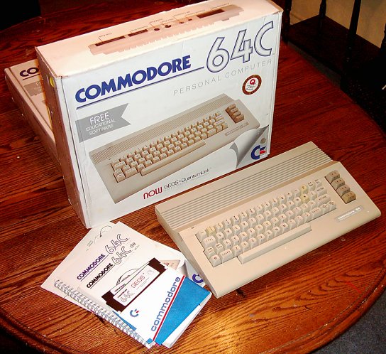 c64cOnTableNice3.jpg