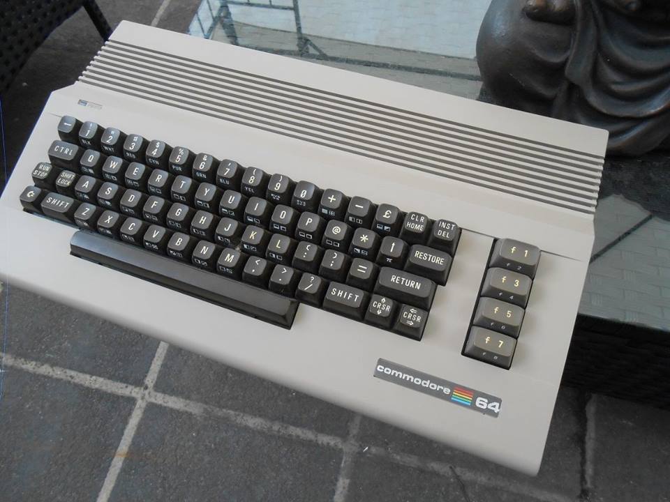 c64inBrown64Ccase.jpg