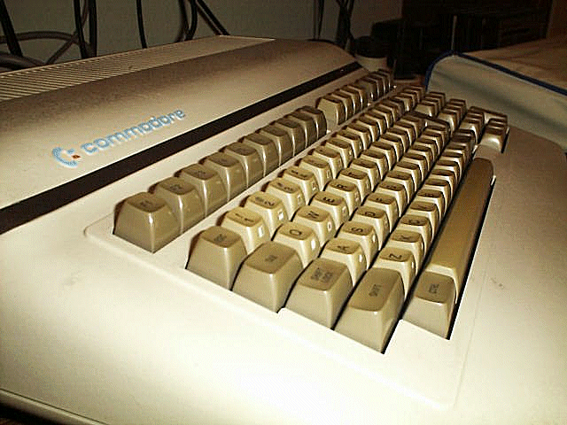 cbm500keyboardClose.gif