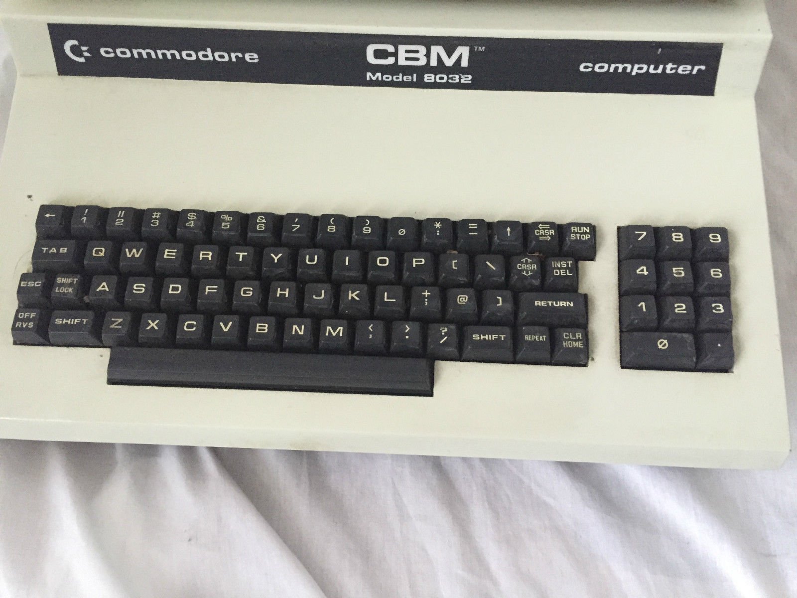 8032onWhiteSheetKeyboard.jpg