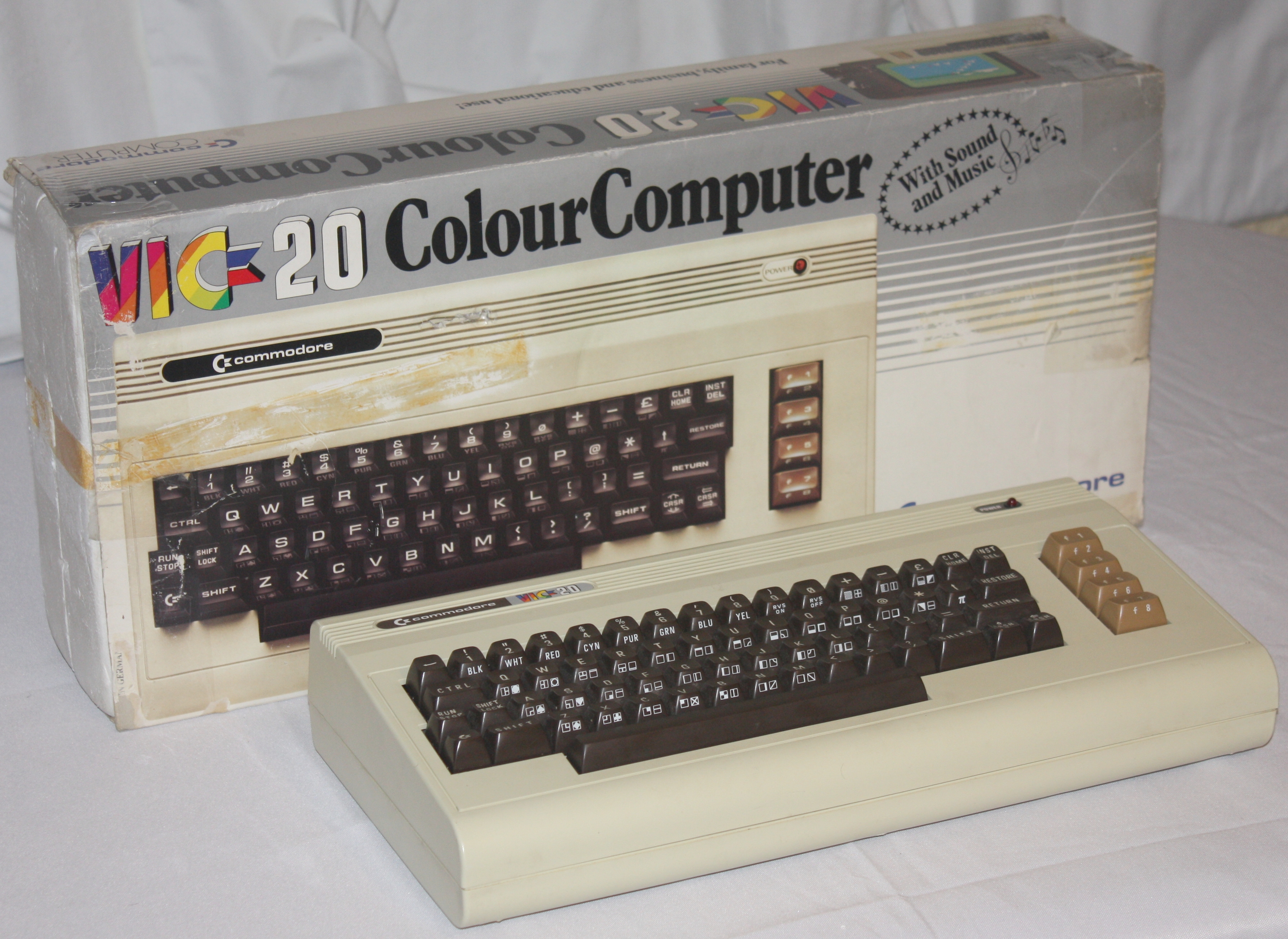 vic20mineLHSAnglewBox-wgb56204.jpg