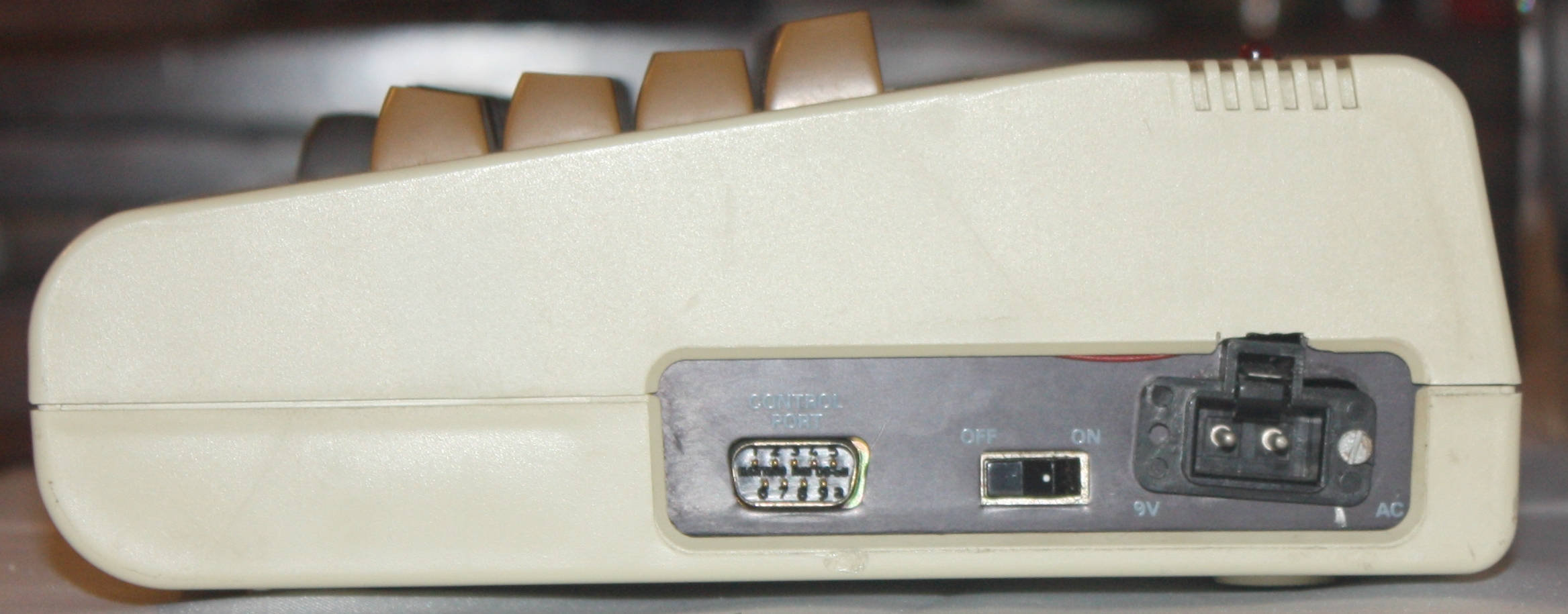 vic20mineSidePorts-wgb56204.jpg