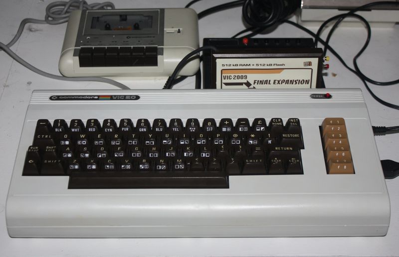 vic20mineWDatasette2.jpg