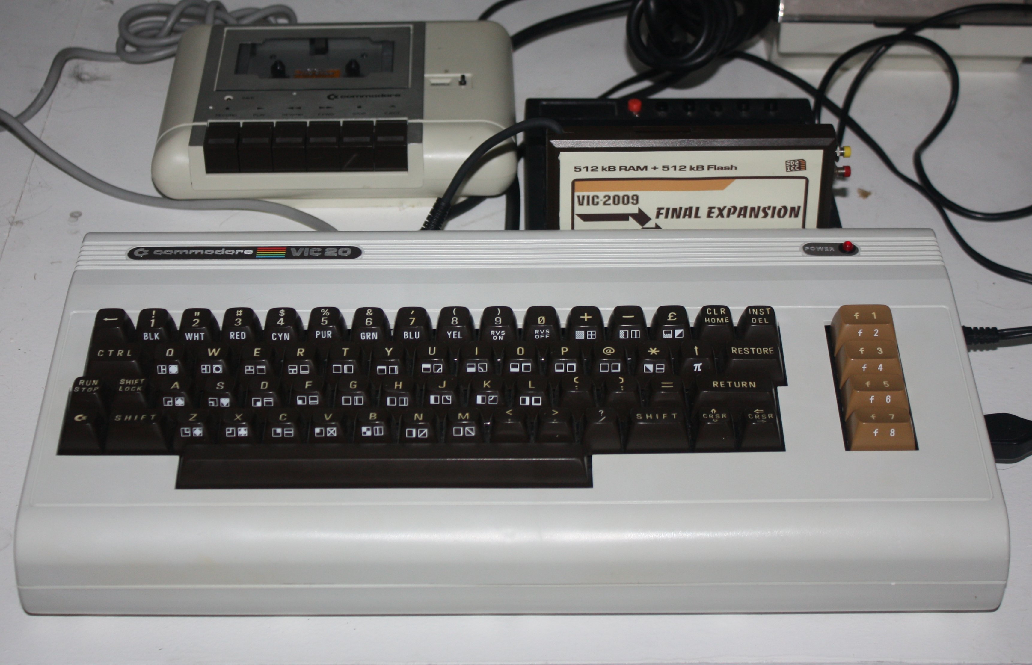 vic20mineWDatasette2.jpg