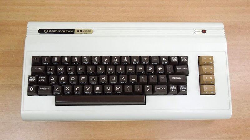vic20wPetKeyBdFromChuck.JPG