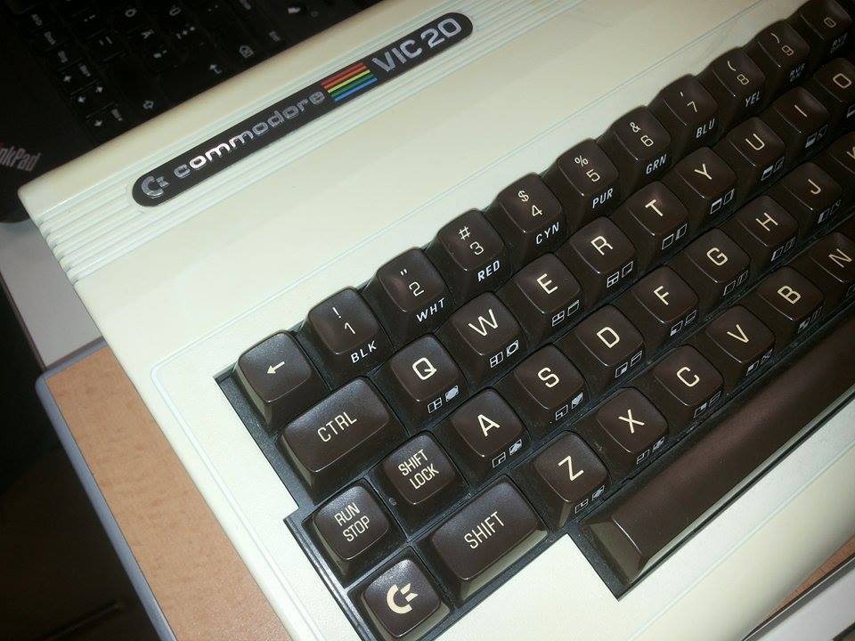vic20wSqueezedKeyFont.jpg