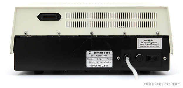 commodore_4040-back.jpg