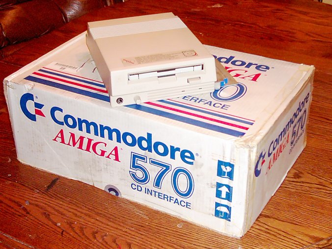 amiga570OnBox5.jpg