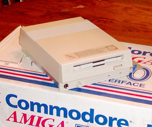 amiga570OnBox6.jpg