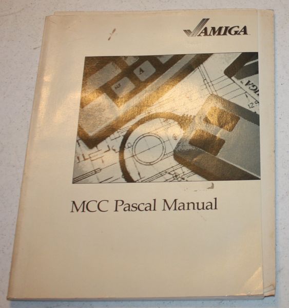 Books366-Mine-AmigaMCCPascalManual.jpg
