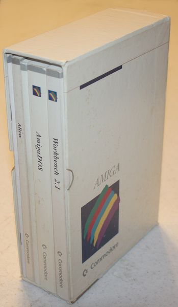 Books495-Mine-AmigaWorkbench2.1Set.jpg