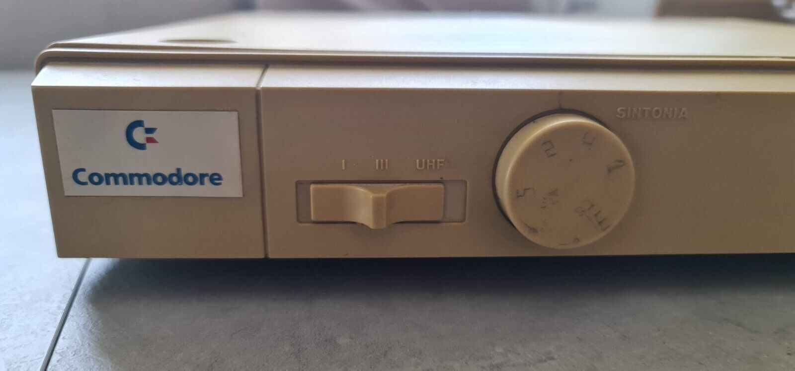 Commodore STV-01 TV Tuner MHT -2.jpg