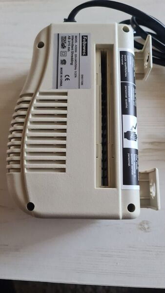 Commodore-Aktenvernichter-AV2000-Shredder-8.jpg