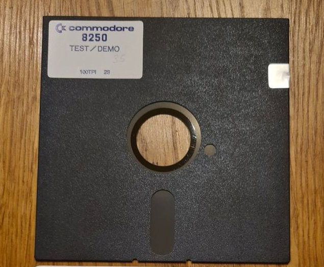 commodore-8250-testdemo-flexy-disk.jpg